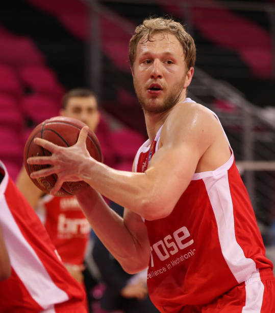 防守轮转默 防守轮转默